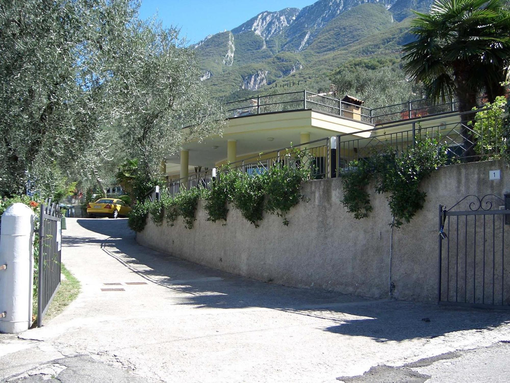 Aquacamp Hotel Brenzone sul Garda Exterior photo